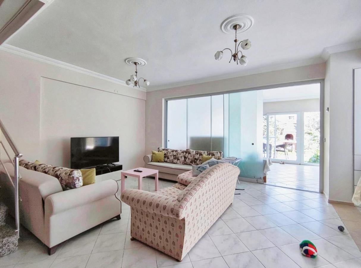 Enjoy The Cesme Bed and Breakfast Buitenkant foto